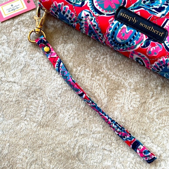 NWT Simply Southern Pink Paisley Quilted Clutch Zip Around Wristlet Phone Wallet - Picture 4 of 15